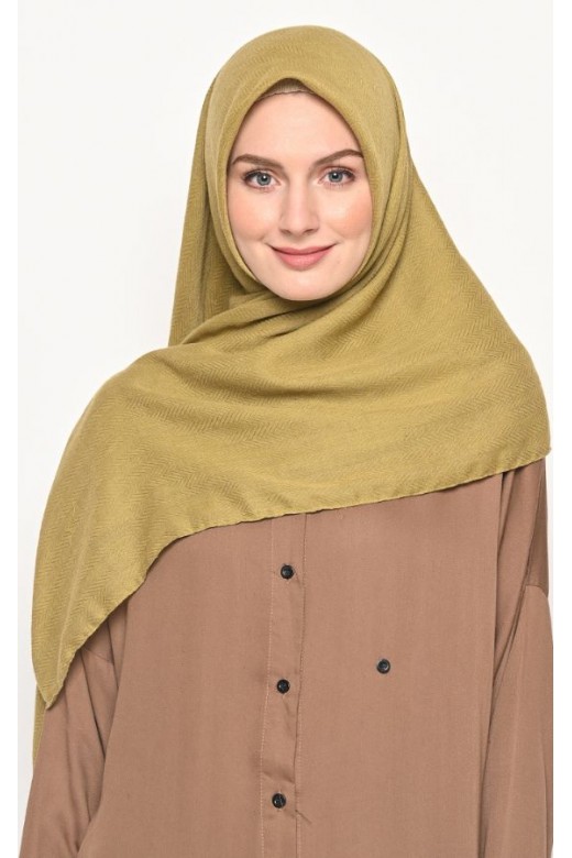 Hijab Segi 4 Voal Zaffron Jahit Tepi Olive